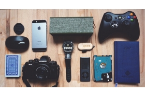 國內什么國際快遞可以寄手機到美國?多少錢?